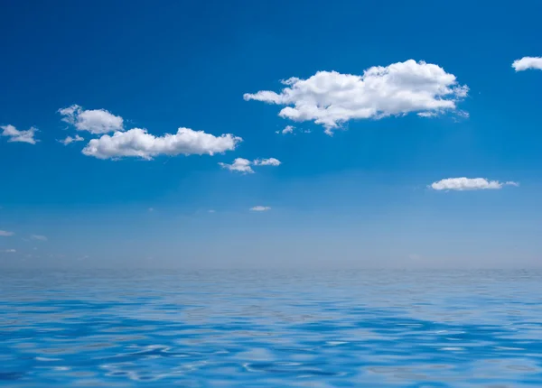 Blue sky and the sea — Stock Photo, Image
