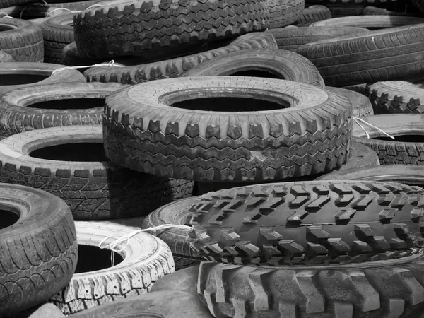 Cubiertas de neumáticos de ruedas viejas — Foto de Stock
