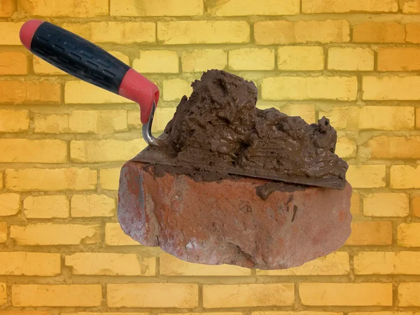 A ferramenta construindo uma pá com um soluti — Fotografia de Stock