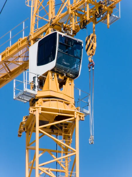 The crane elevating — Stock Photo, Image