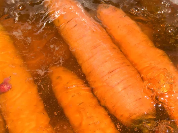 Proces van het koken van wortelen — Stockfoto