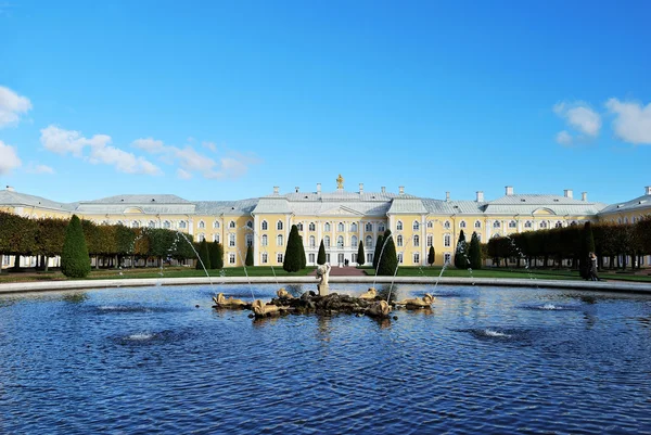 グランド ペテルゴフ宮殿 — ストック写真
