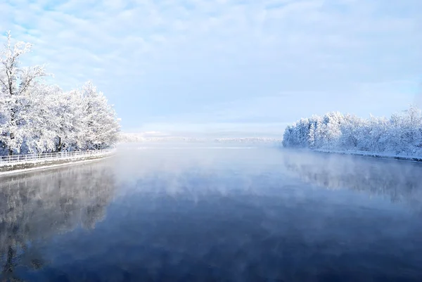 川 vuoksi、フィンランド — ストック写真