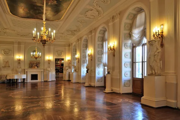 Гатчинский дворец, Белый зал — стоковое фото