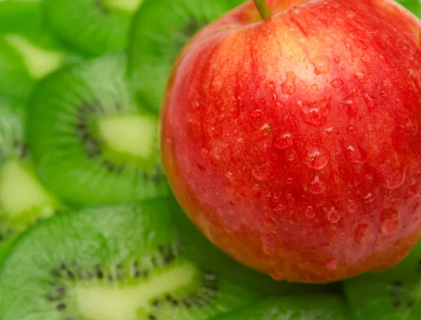 Apfel und Kiwi Stockbild