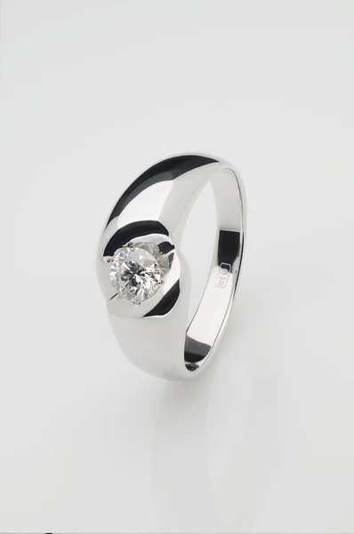 Platinum ring — Stock Photo, Image