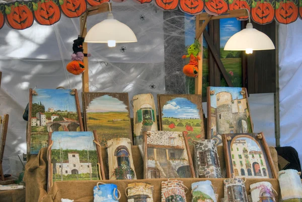 Paintings in a Market, Lucca, Italy — Stock Photo, Image