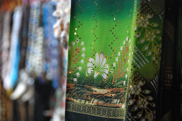 タイのドレスは、2007 年 8 月 — ストック写真