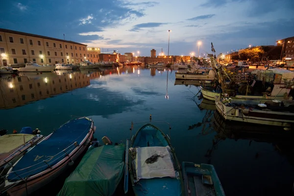 Hafen von legorn, italien, juli 2008 — Stockfoto