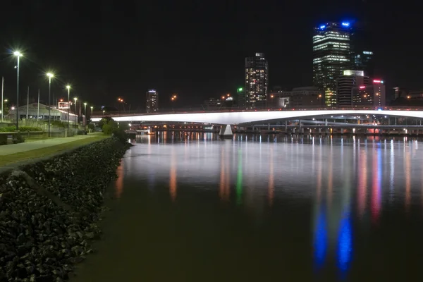 Brisbane Nehri gece, Avustralya, augu tarafından — Stok fotoğraf