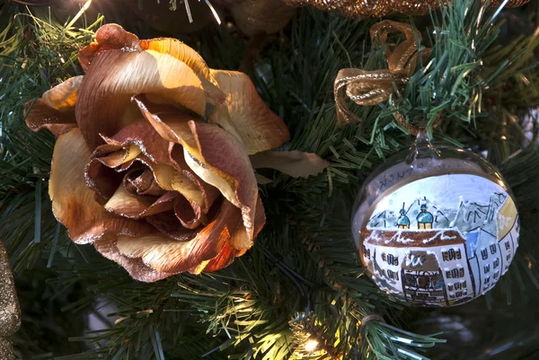 Рождественские украшения, Тоскана, Италия — стоковое фото