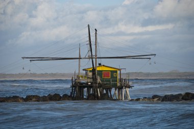 marina di pisa fırtınada detay