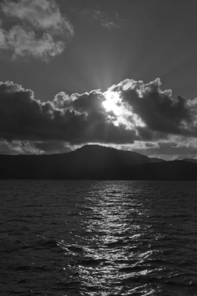 Закат на островах Уитсандей — стоковое фото