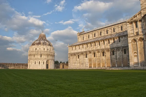 Piazza dei miracoli, Pisa, Italia — Foto de Stock