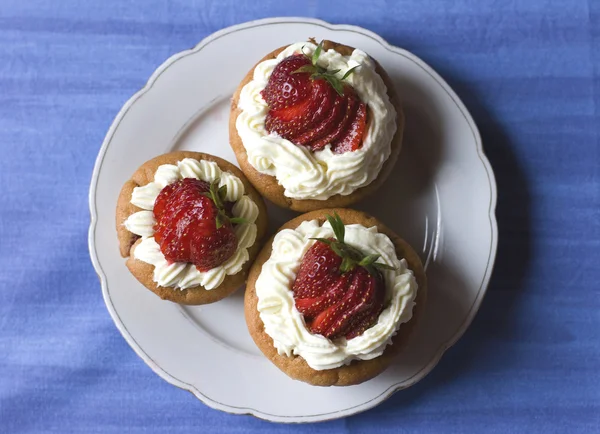 Muffins mit Erdbeere — Stockfoto