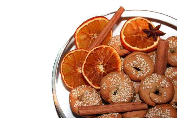 Τα μπισκότα, τα μπαχαρικά και dryed πορτοκάλια Εικόνα Αρχείου