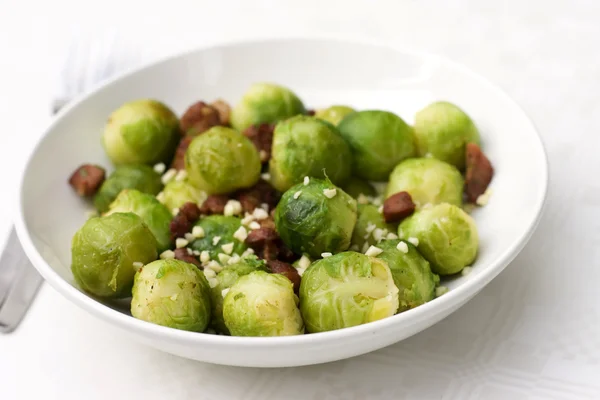 Brussel sprout with bacon — Stock Photo, Image