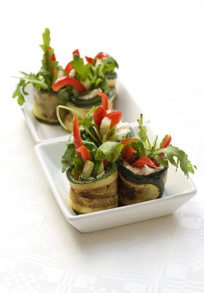 Zucchini salad rolls with cheese — Stock Photo, Image