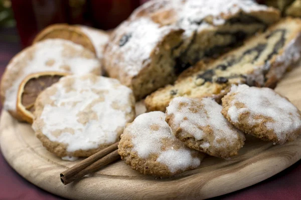 Christmas cookies and cake — Stock Photo, Image