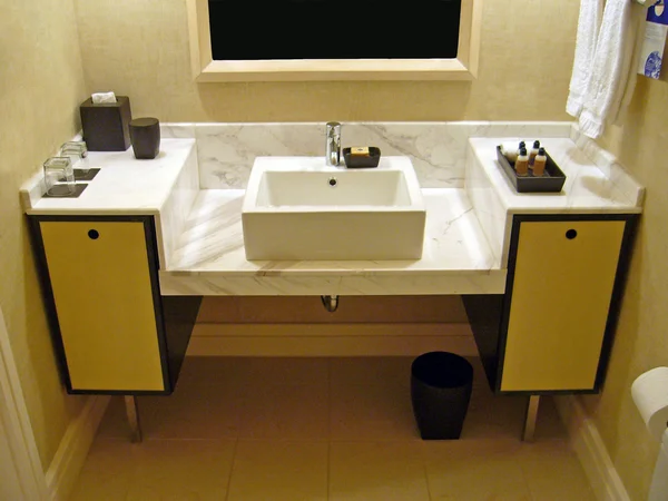 Ванная комната отеля — стоковое фото