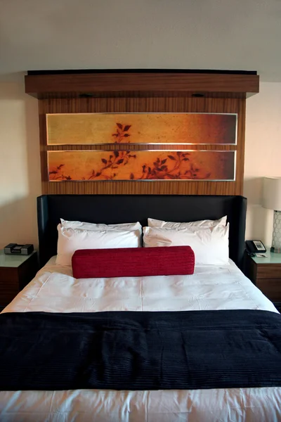 Hotell bed — Stockfoto