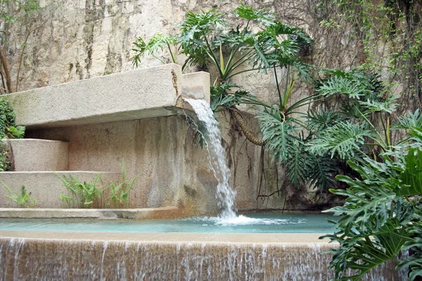 Modern Fountain — Stock Photo, Image