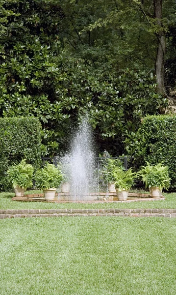 Garden Fountain — Stock Photo, Image