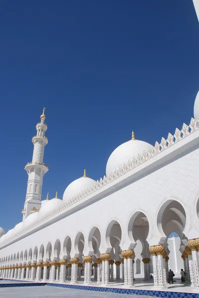 Sétány sheikh zayed mosque — Stock Fotó