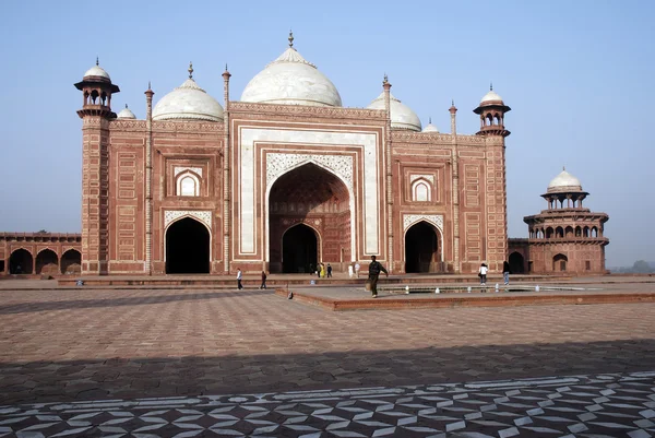 Moschee am Taj Mahal — Stockfoto