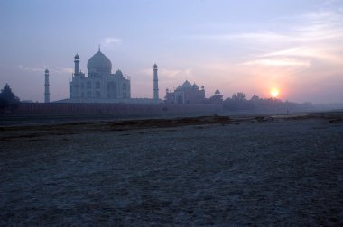 gün batımında Taj mahal