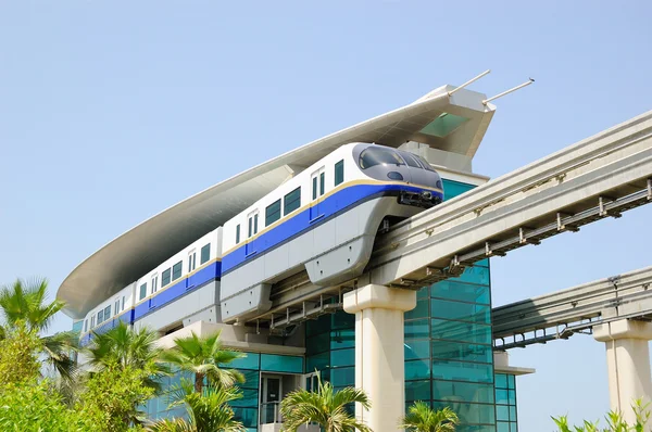 Pociąg jednotorowy palm jumeirah — Zdjęcie stockowe