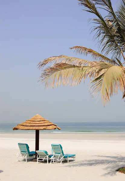 Playa en el complejo, Dubai, Emiratos Árabes Unidos — Foto de Stock