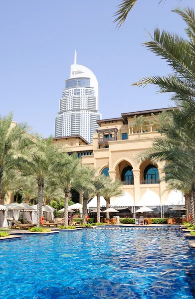 Piscina no luxuoso hotel, Dubai — Fotografia de Stock