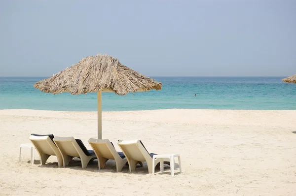 Пляж в роскошном отеле, Дубай ОАЭ — стоковое фото
