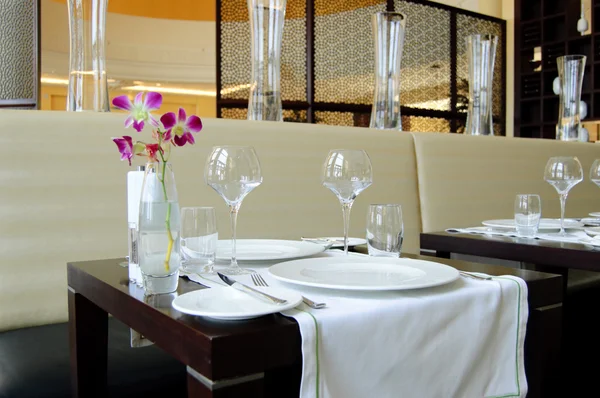 Restaurant in luxury hotel, Dubai UAE — Stock Photo, Image