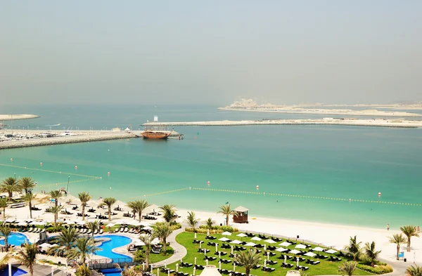 Пляж готелю розкішному, Дубаї, ОАЕ — стокове фото