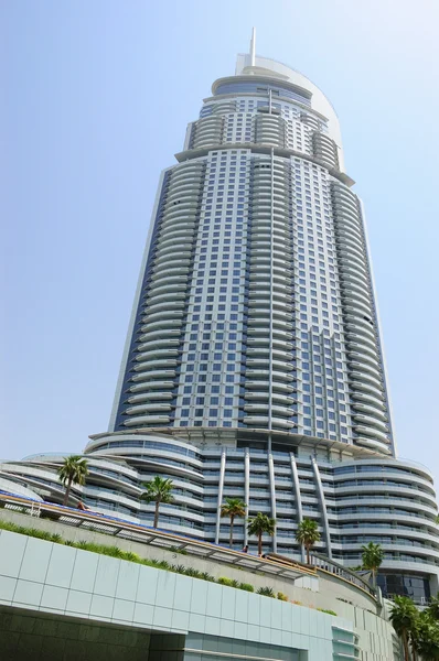 Arranha-céu no centro de Dubai, Emirados Árabes Unidos — Fotografia de Stock