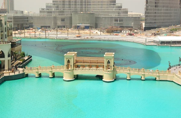Bridge over artificial lake in Dubai — Stock Photo, Image