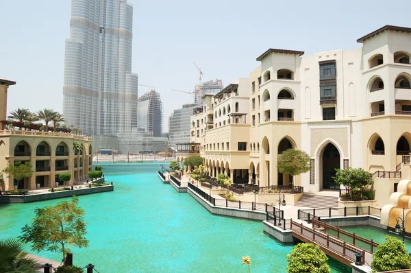 Hôtel de style arabe dans le centre de Dubaï — Photo