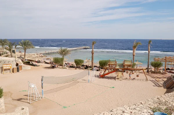 Beach at popular hotel, Sharm el Sheikh — Stock Photo, Image