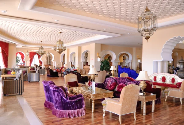 Hotel lobby lounge área, Antalya, Turquía — Foto de Stock