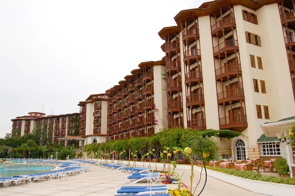 Το κεντρικό κτίριο του ξενοδοχείου, Αττάλεια, Τουρκία — Φωτογραφία Αρχείου