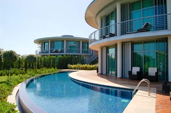 Moderní vily v turecké resort — Stock fotografie