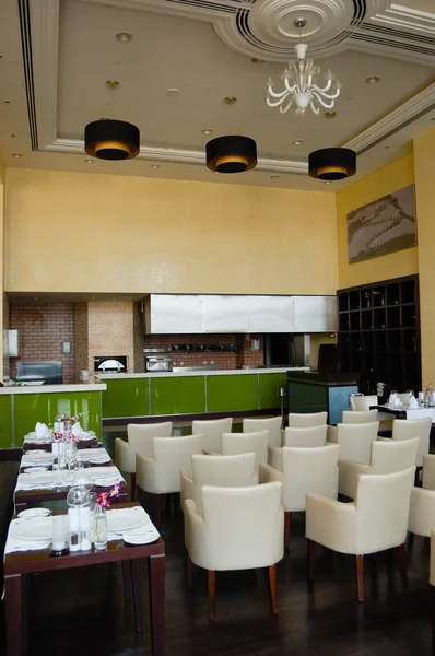 Restaurante en hotel de lujo, Dubai, Emiratos Árabes Unidos — Foto de Stock