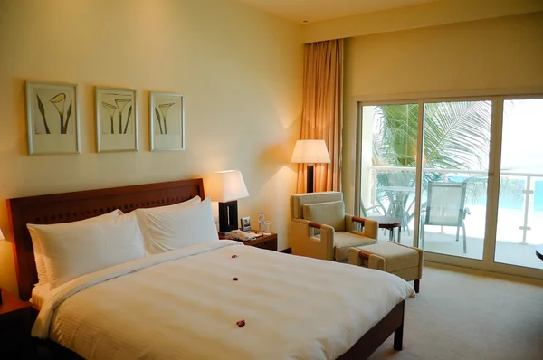 Apartment in luxury hotel, Dubai, UAE — Stock Photo, Image