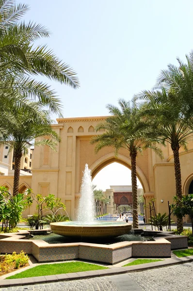 Арабский стиль отель в центре Дубая — стоковое фото