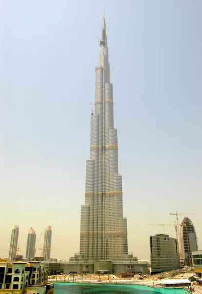 O Burj Khalifa (Burj Dubai) ao pôr do sol — Fotografia de Stock
