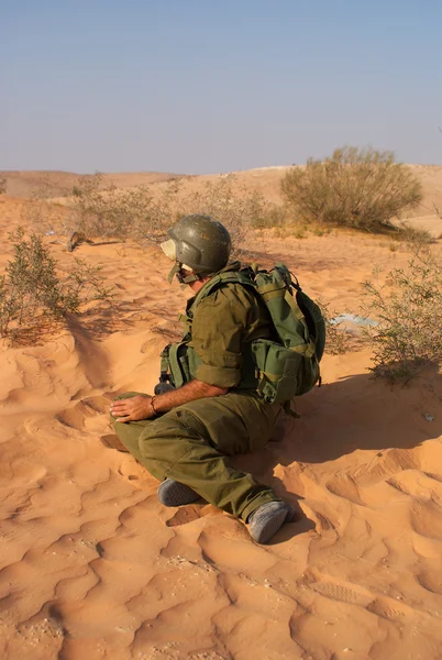Soldați israelieni excersice într-un deșert — Fotografie, imagine de stoc