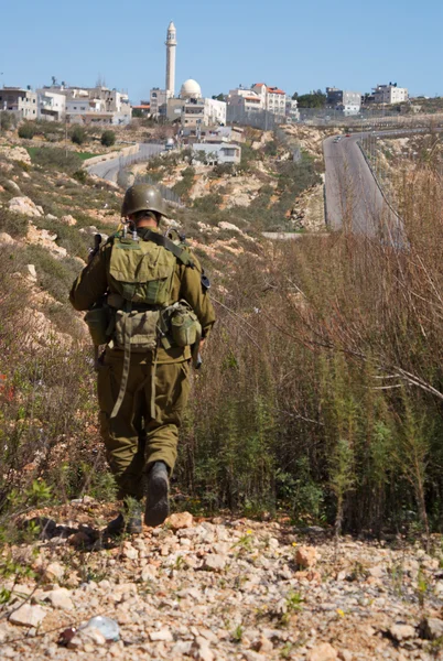 以色列士兵在巡逻中巴勒斯坦 v — 图库照片