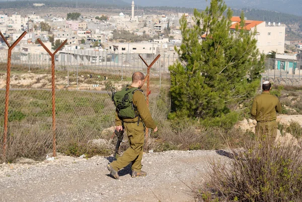Patrol izraelskich żołnierzy w palestyńskich v — Zdjęcie stockowe